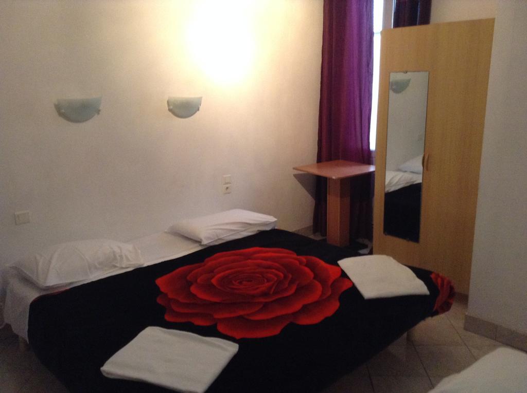 Hotel Du Musee ม็องตง ภายนอก รูปภาพ