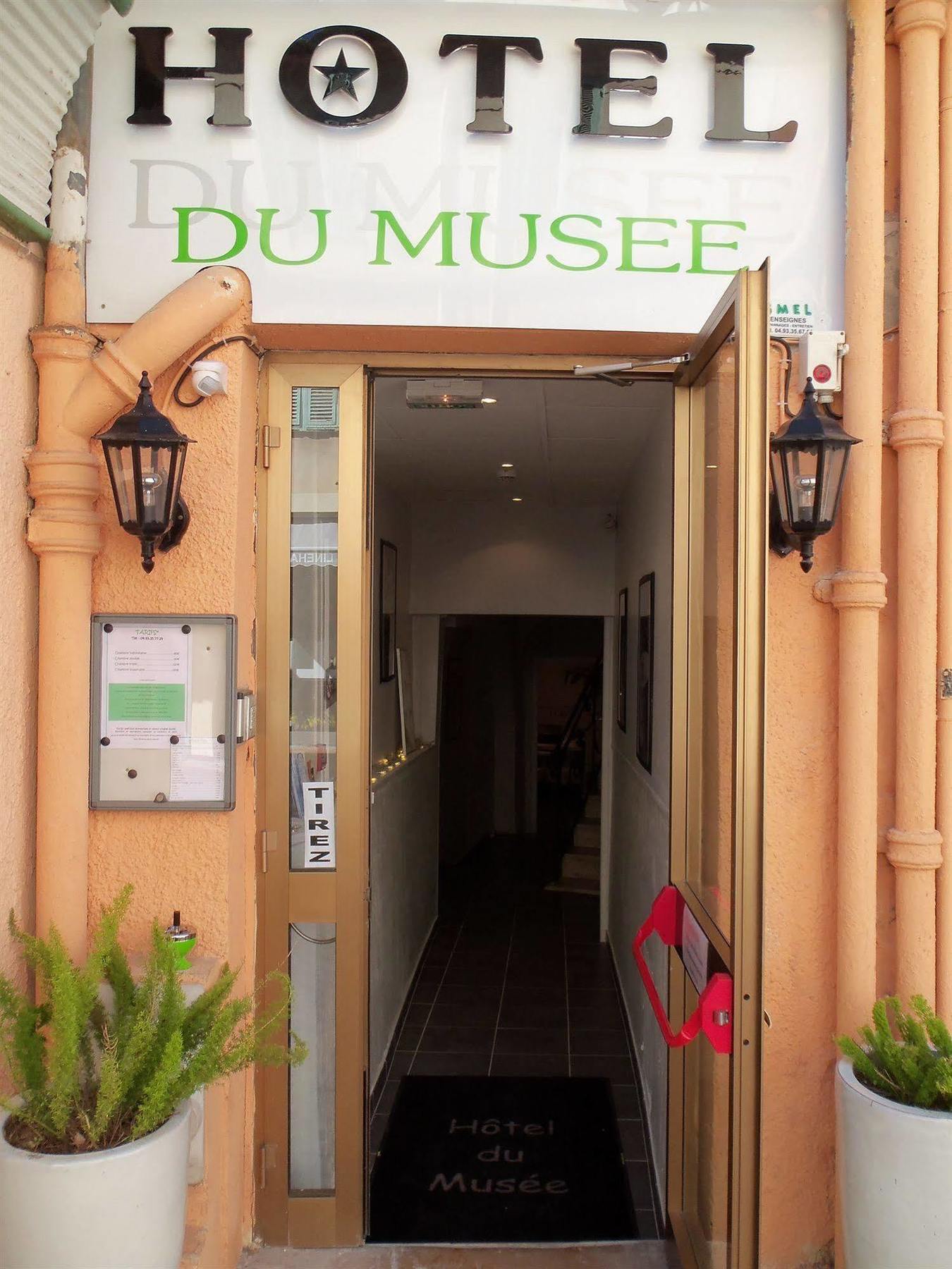 Hotel Du Musee ม็องตง ภายนอก รูปภาพ